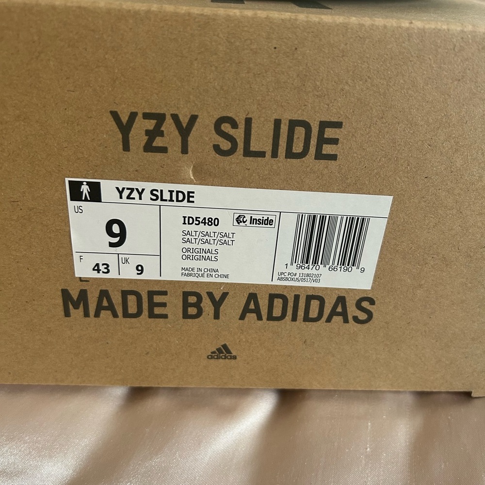 Yeezy Slides - Picture 4 of 4